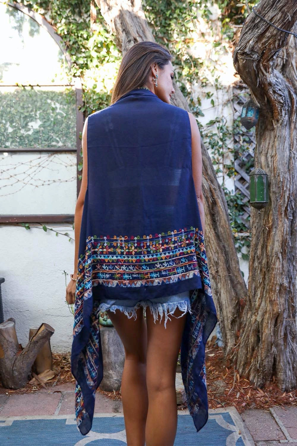 Geometric Embroidered Sleeveless Kimono