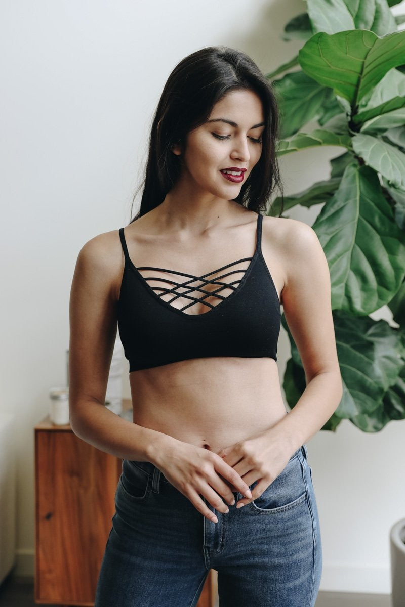 Interwoven Strappy Front Bralette XS/S / Black